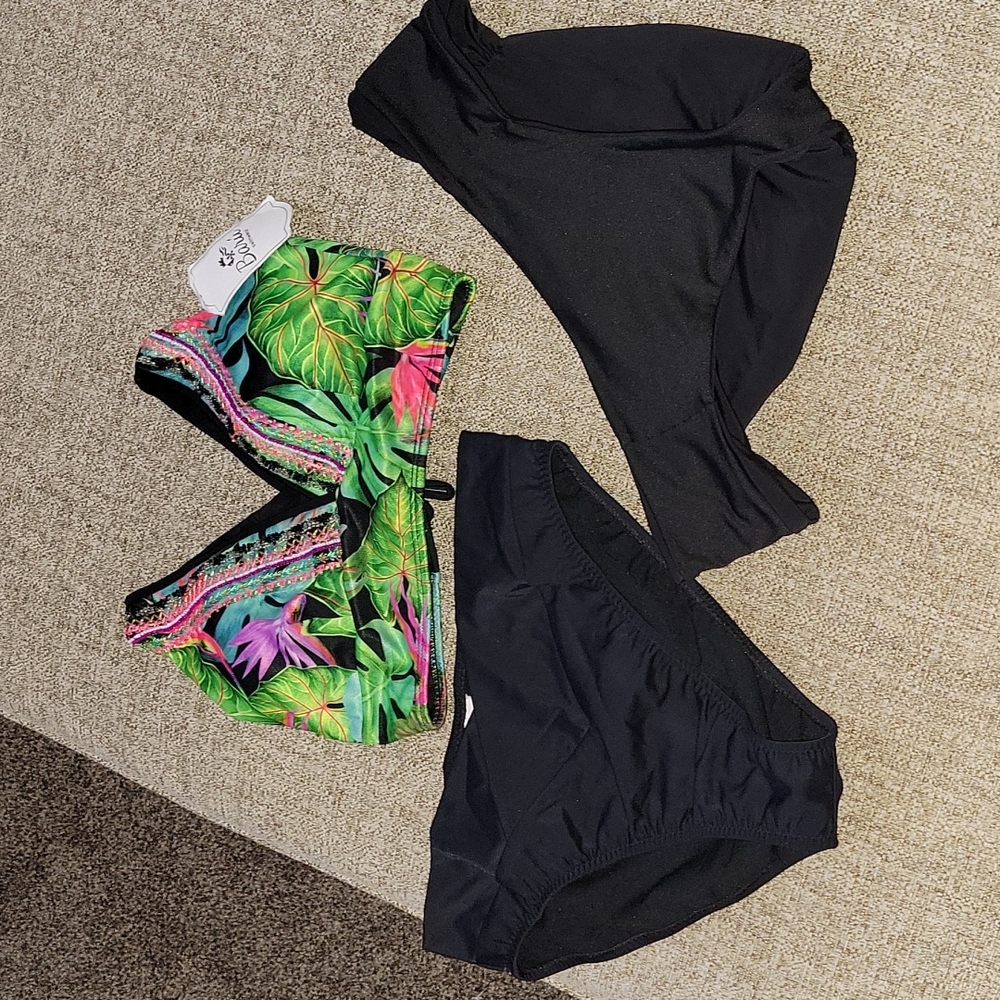 NEW BARU SWIMWEAR BIKINI TOP L, BOTTOMS L-XL W/ 2 BOTTOMS NEVER WORN
